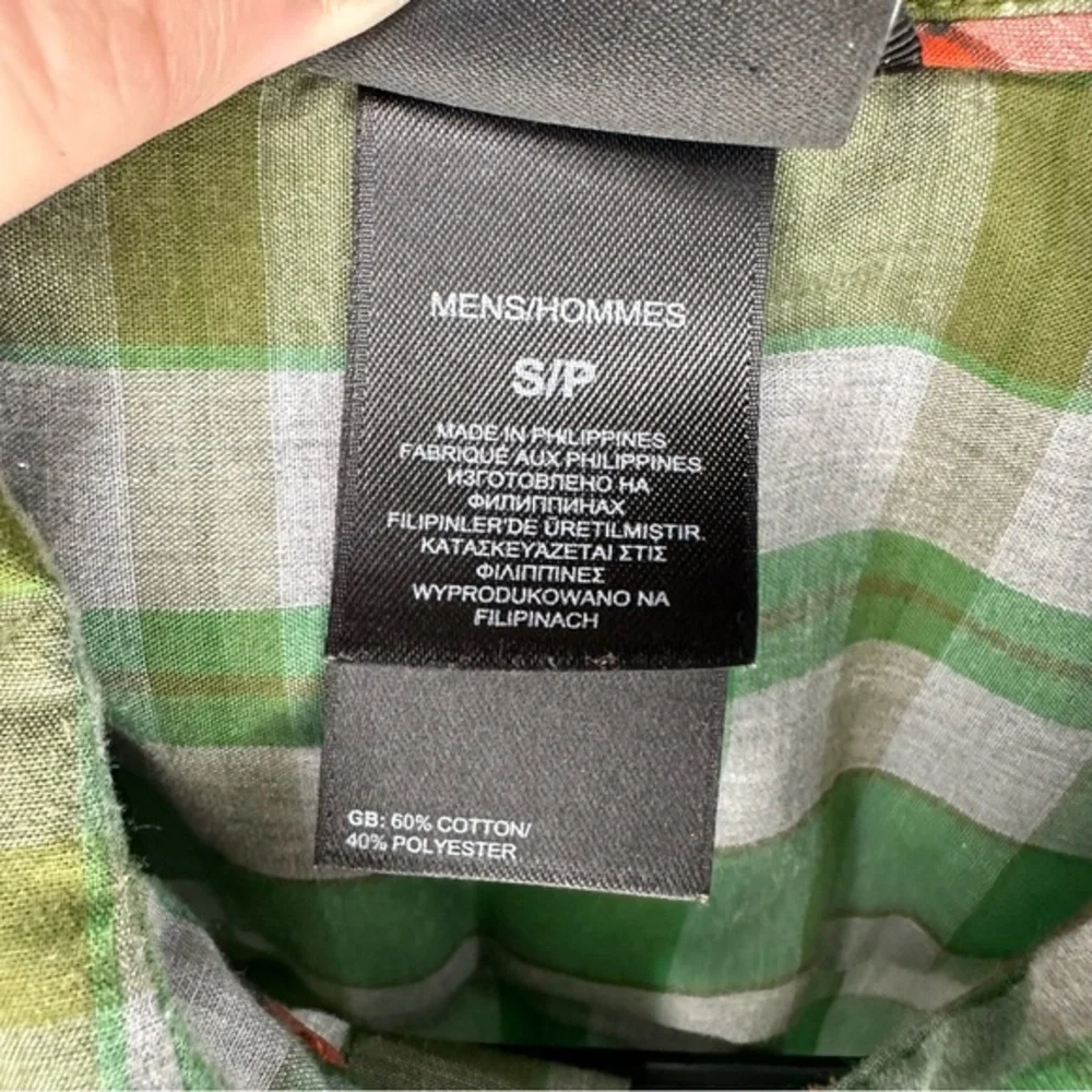 Men’s The North Face Size‎ Small Green Short Sleeve Plaid Button Shirt